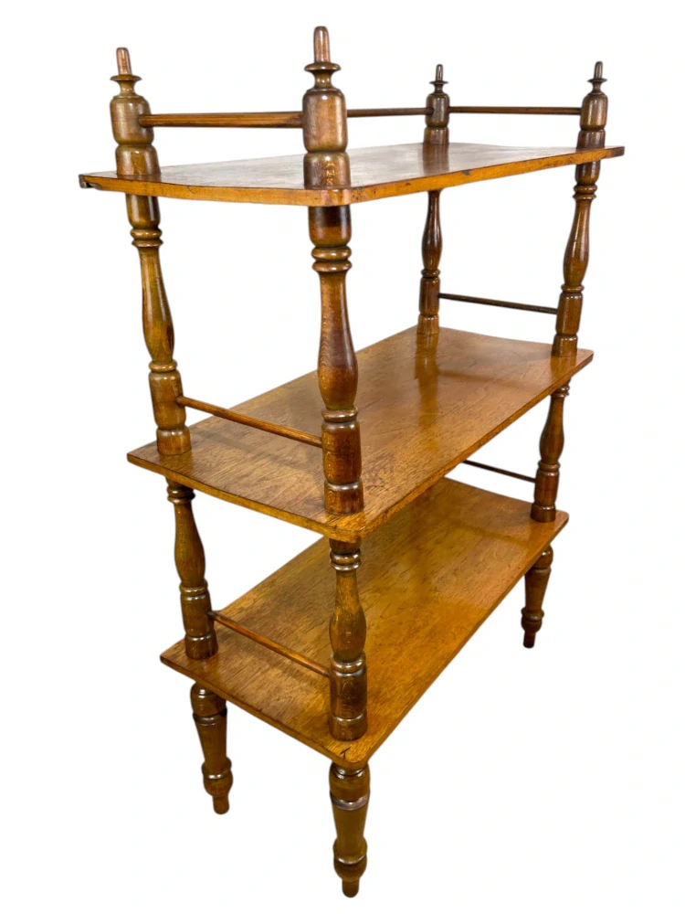 Prvorepublikový etažér - historismus