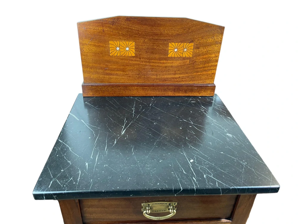 Starožitné noční stolky - secese