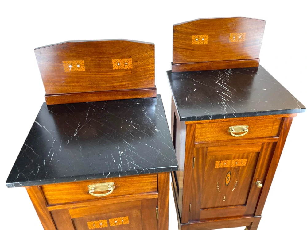 Starožitné noční stolky - secese