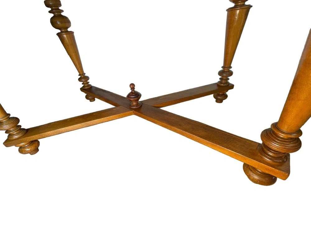 Starožitný dubový stůl – historismus