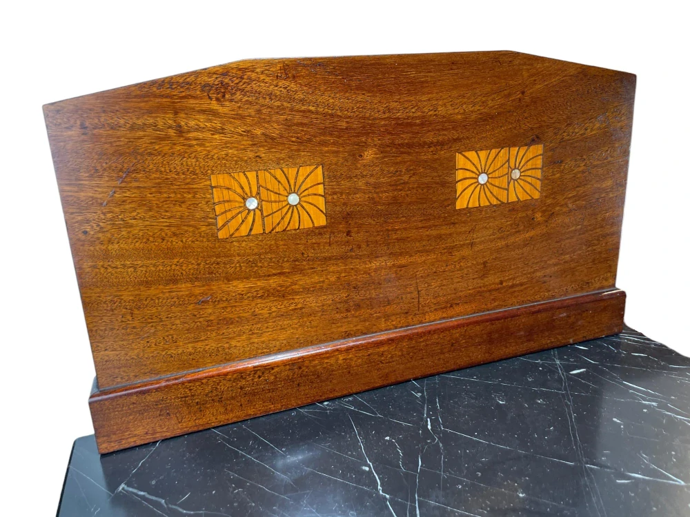 Starožitné noční stolky - secese