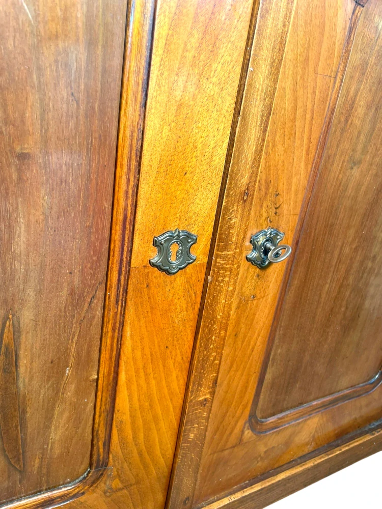Starožitná biedermeier skříňka / komoda v ořechu