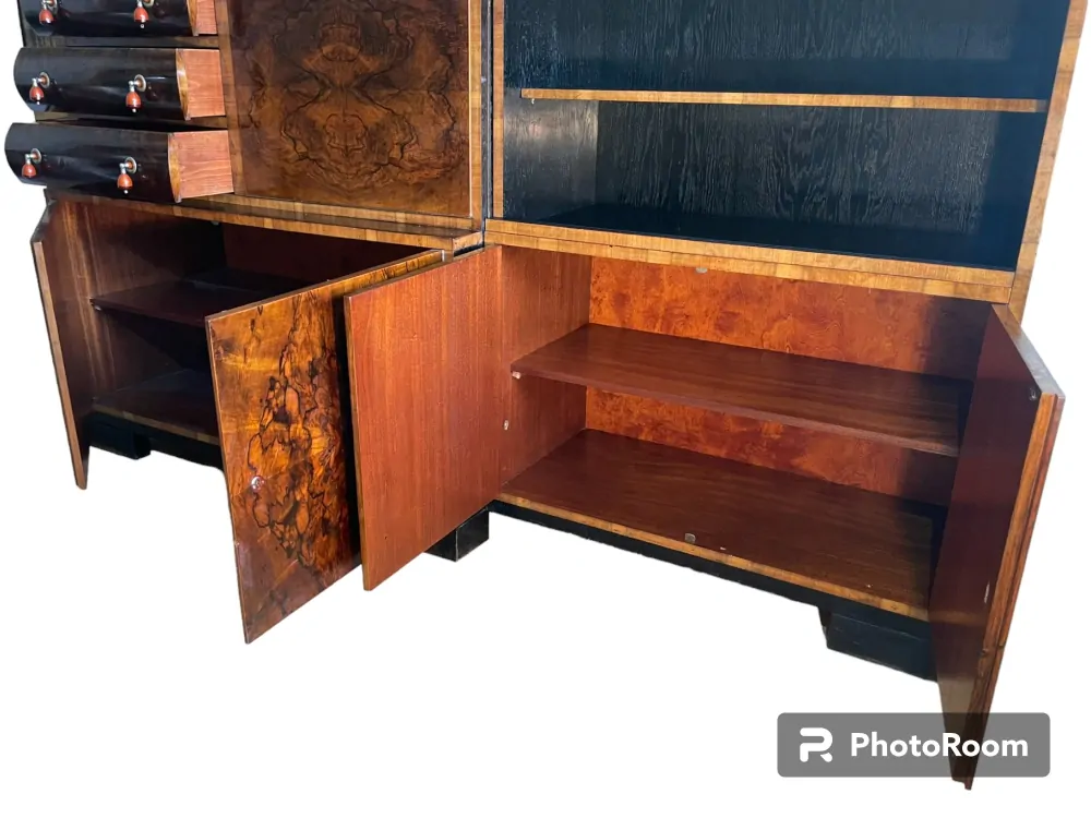 Starožitná knihovna leštěný ořech – vrcholné ArtDeco